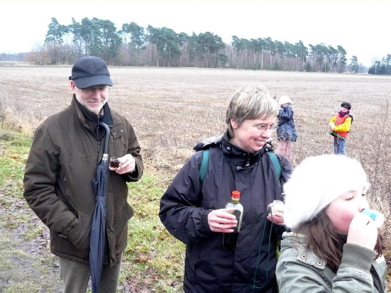 2009 01 18 Gr nkohlwanderung zum Modellflugplatz Lachendorf  Fotos und Essen bei Thalau013